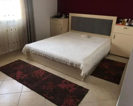 Tirane, shitet Vile 3 Katshe , 300.000 € (institut , kamez)