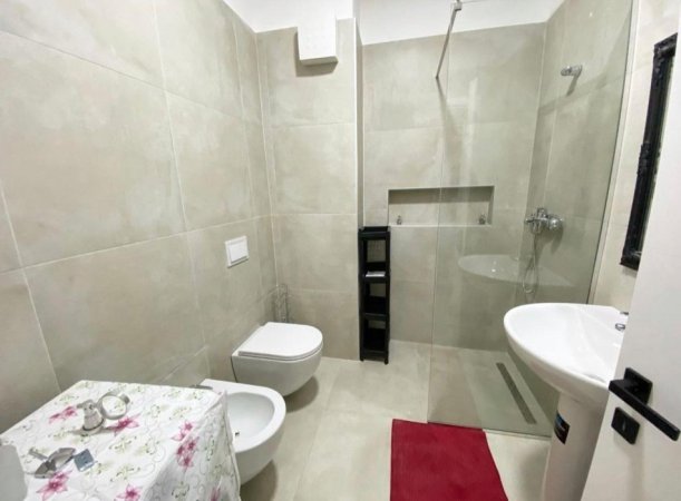 Tirane, shitet apartament 1+1 Kati 5, 63 m² 210.000 € (Kika 2, Tiranë)