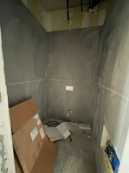 Tirane, jepet me qera ambjent biznesi Kati 10, 478 m² 10.050 € (Liqeni artificial)