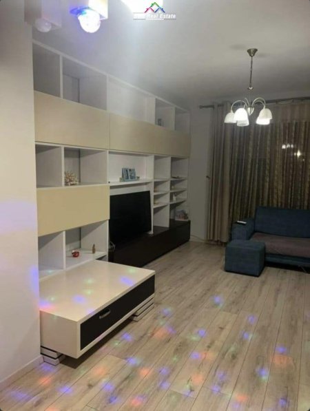 Tirane, jepet me qera apartament 2+1+Ballkon Kati 3, 101 m² 550 € (stefan shundi)