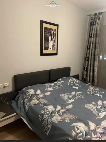 Tirane, jepet me qera apartament 2+1+Ballkon Kati 3, 101 m² 550 € (stefan shundi)