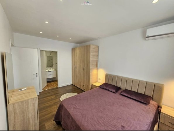 Tirane, jepet me qera apartament 2+1+Ballkon , 100 m² 1.000 € (Prane Prokurorise se Tiranes)