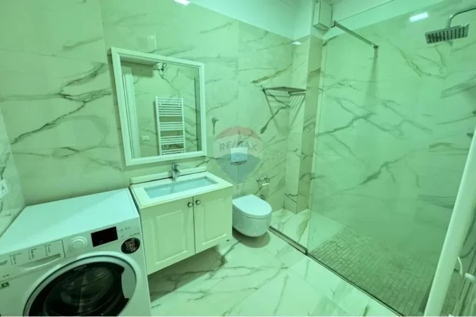 Tirane, jepet me qera apartament Kati 2, 100 m² 950 € (liqeni i thate)