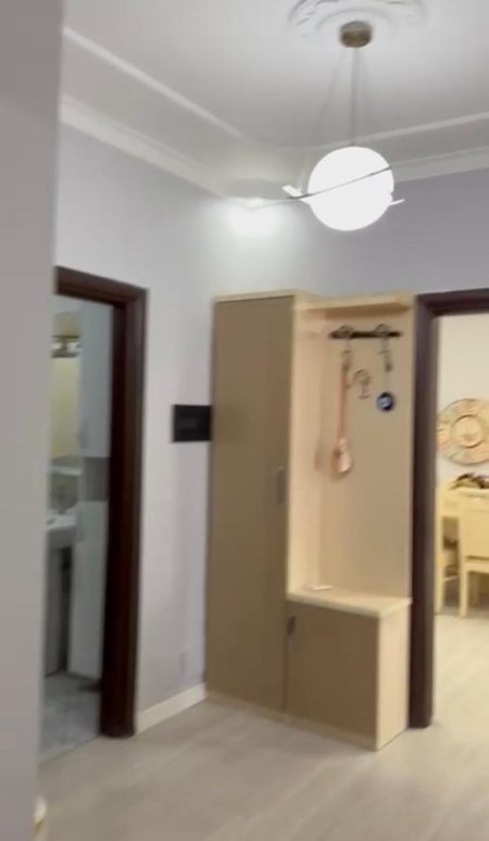 Tirane, jepet me qera apartament 2+1+Ballkon Kati 4, 90 m² 600 €