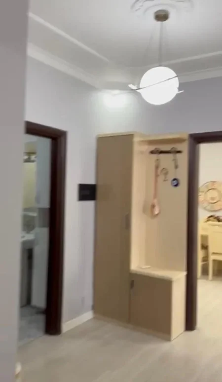 Tirane, jepet me qera apartament 2+1+Ballkon Kati 4, 90 m² 600 €