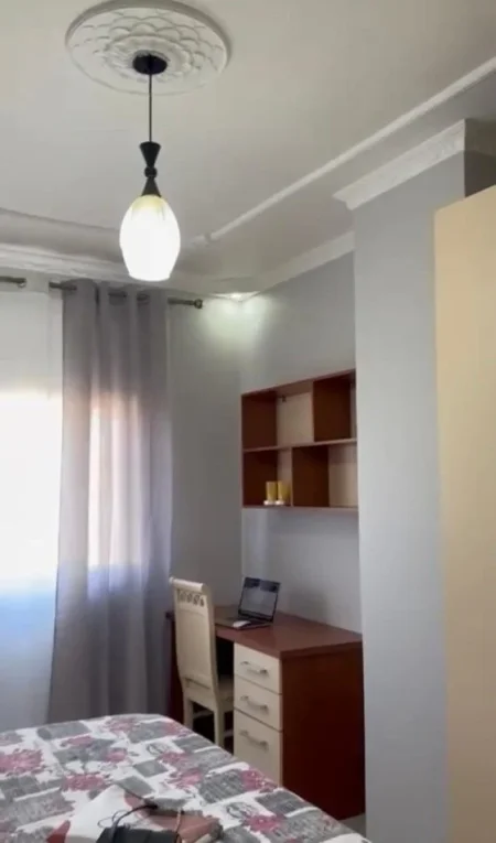 Tirane, jepet me qera apartament 2+1+Ballkon Kati 4, 90 m² 600 €