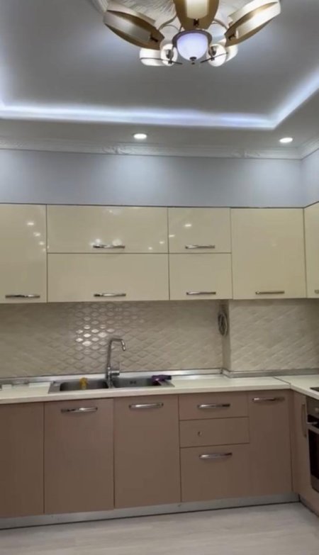 Tirane, jepet me qera apartament 2+1+Ballkon Kati 4, 90 m² 600 €