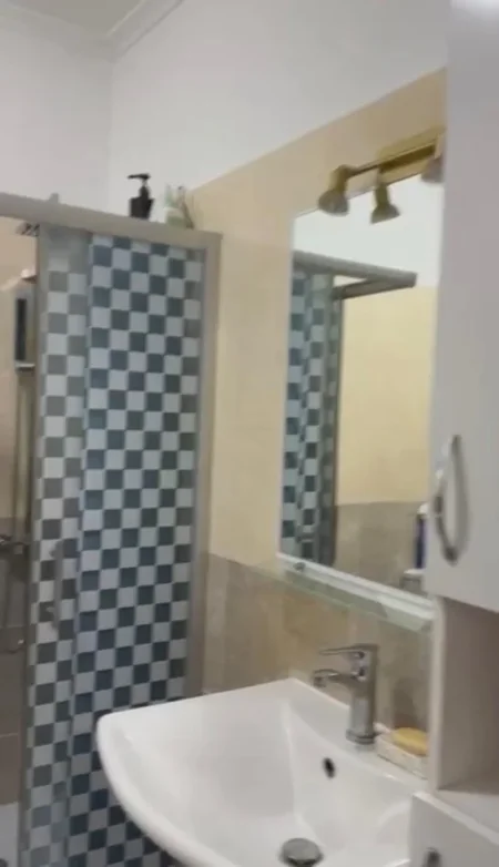 Tirane, jepet me qera apartament 2+1+Ballkon Kati 4, 90 m² 600 €