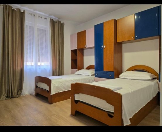 Tirane, jepet me qera apartament 2+1 Kati 8, 115 m² 850 € (Komuna Parisit)