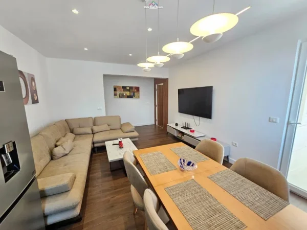 Tirane, jepet me qera apartament 2+1 Kati 7, 100 m² 1.000 € (mine peza)