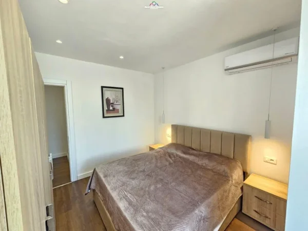 Tirane, jepet me qera apartament 2+1 Kati 7, 100 m² 1.000 € (mine peza)