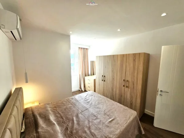 Tirane, jepet me qera apartament 2+1 Kati 7, 100 m² 1.000 € (mine peza)