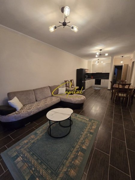 Tirane, jepet me qera apartament 2+1 Kati 3, 115 m² 500 € (YZBERISHT)