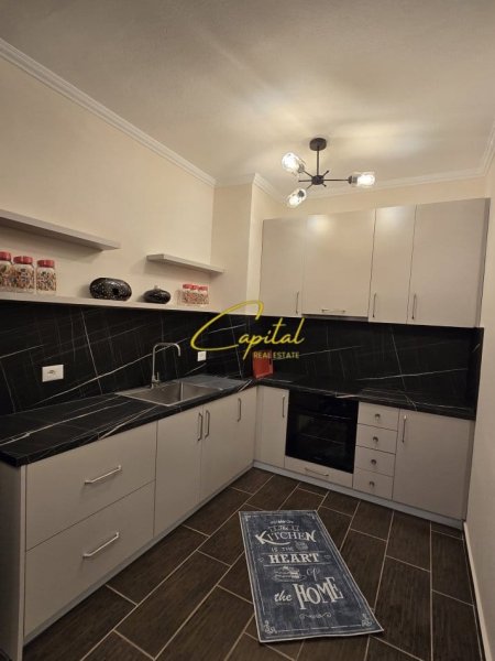 Tirane, jepet me qera apartament 2+1 Kati 3, 115 m² 500 € (YZBERISHT)