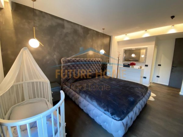 Tirane, jepet me qera apartament 2+1+Ballkon+Post Parkimi Kati 4, 119 m² 1.600 € (Rruga Myslym Shyri)