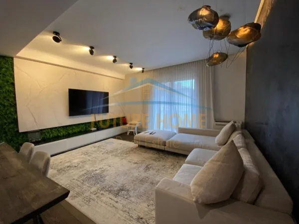 Tirane, jepet me qera apartament 2+1+Ballkon+Post Parkimi Kati 4, 119 m² 1.600 € (Rruga Myslym Shyri)