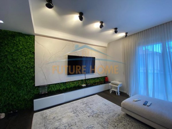 Tirane, jepet me qera apartament 2+1+Ballkon+Post Parkimi Kati 4, 119 m² 1.600 € (Rruga Myslym Shyri)