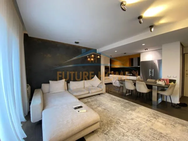 Tirane, jepet me qera apartament 2+1+Ballkon+Post Parkimi Kati 4, 119 m² 1.600 € (Rruga Myslym Shyri)