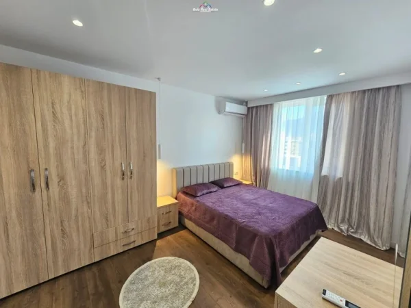 Tirane, jepet me qera apartament 2+1+Ballkon Kati 7, 100 m² 1.000 € (MINE PEZA)