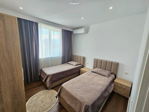 Tirane, jepet me qera apartament 2+1+Ballkon Kati 7, 100 m² 1.000 € (MINE PEZA)