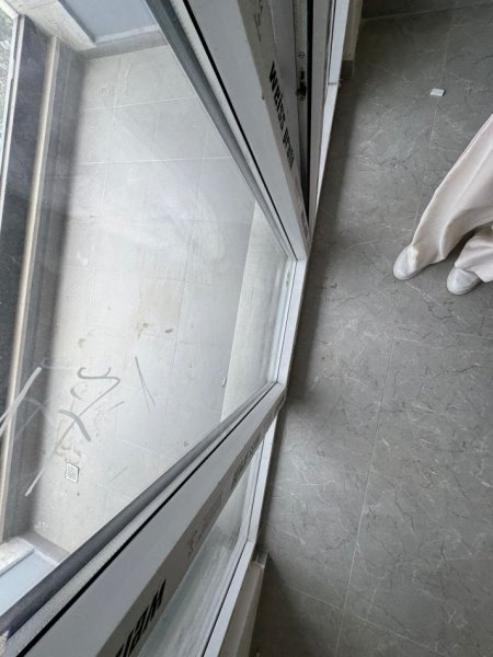 Tirane, jepet me qera apartament 1+1 Kati 4, 450 € (Rruga Jordan Misja)