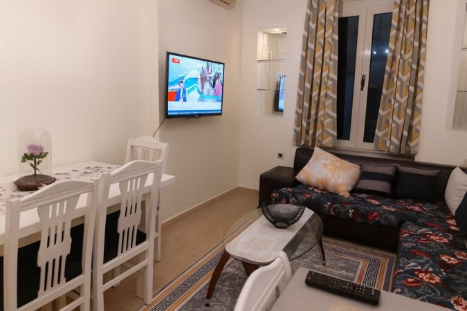 Tirane, jepet me qera apartament 2+1 Kati 5, 75 m² 600 € (shallvaret)