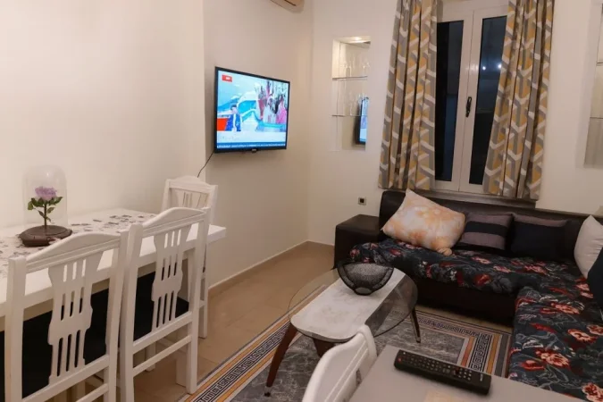 Tirane, jepet me qera apartament 2+1 Kati 5, 75 m² 600 € (shallvaret)