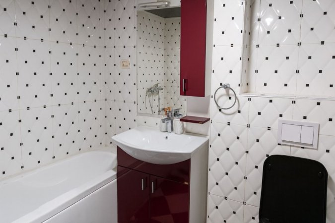 Tirane, jepet me qera apartament 2+1 Kati 5, 75 m² 600 € (shallvaret)