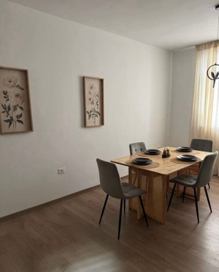 Tirane, jepet me qera apartament 2+1 Kati 2, 90 m² 950 € (Rruga Durresit)