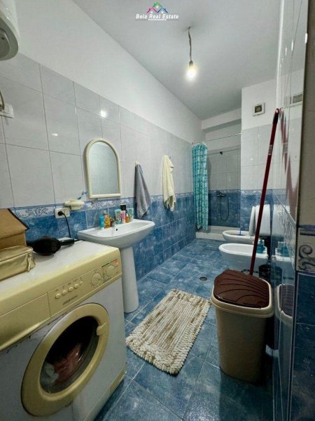 Tirane, jepet me qera apartament 1+1 Kati 3, 60 m² 450 € (astrit llosha)
