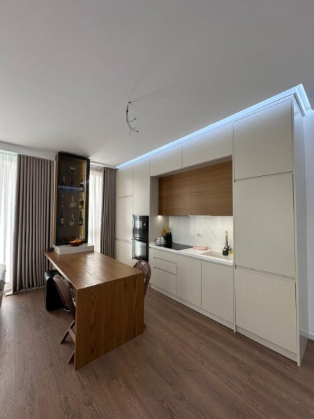 Tirane, shitet apartament 3+1+Ballkon Kati 3, 151 m² 350.000 €