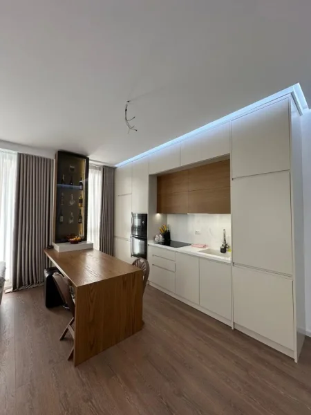 Tirane, shitet apartament 3+1+Ballkon Kati 3, 151 m² 350.000 €