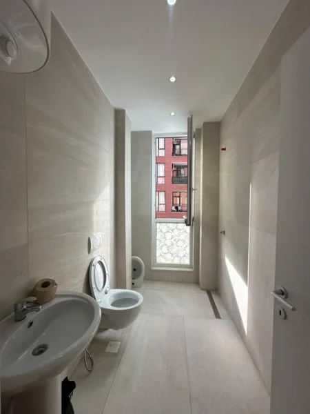 Tirane, shitet apartament 3+1+Ballkon Kati 3, 151 m² 350.000 €