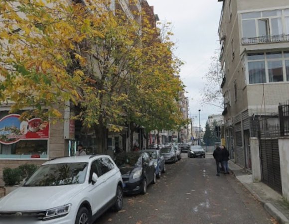 Tirane, jepet me qera apartament 1+1+Ballkon Kati 3, 55 m² 350 € (Don Bosko)