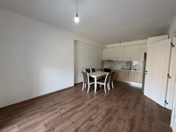 Tirane, shitet apartament 2+1 Kati 1, 105 m² 210.000 €