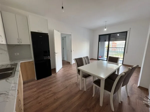 Tirane, shitet apartament 2+1 Kati 1, 105 m² 210.000 €