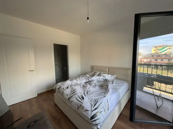 Tirane, shitet apartament 2+1 Kati 1, 105 m² 210.000 €
