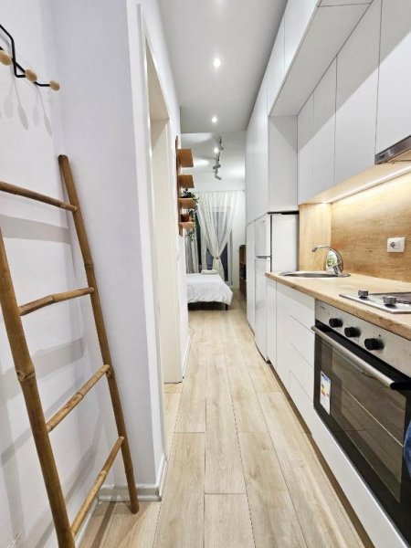 Tirane, shitet garsonier Kati 10, 30 m² 93.000 € (Kompleksi Kontakt)