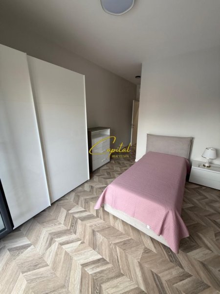 Tirane, jepet me qera apartament 3+1 Kati 3, 125 m² 900 € (PAZARI I RI)
