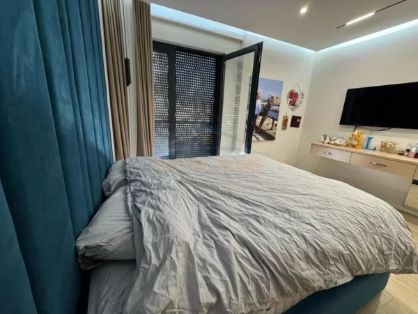 Shqiperi, shitet apartament 1+1+Aneks+Ballkon Kati 2, 110 m² 235.000 €