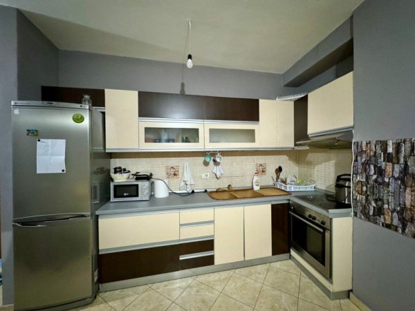 Tirane, jepet me qera apartament 1+1+Ballkon Kati 3, 60 m² 450 € (ASTIR)