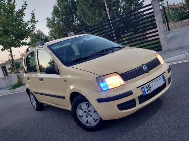 Vlore, shes makine Fiat Panda Automat 2009 1.2 Ben,in/Gas(Fabrike) Benzin+Gaz, e verdhë automatik Kondicioner 162.056 km 4.200 €