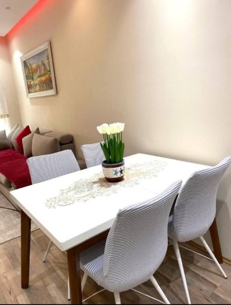 Tirane, jepet me qera apartament 2+1 Kati 3, 70 m² 550 € (ALI DEMI)