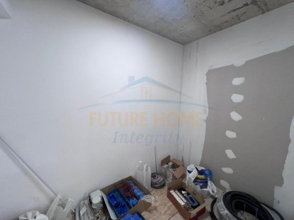 Tirane, jepet me qera ambjent biznesi Kati 0, 130 m² 2.000 € 