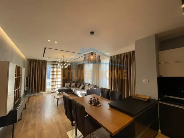 Tirane, jepet me qera apartament 2+1+Ballkon Kati 7, 128 m² 1.500 € (9 KATESHET)
