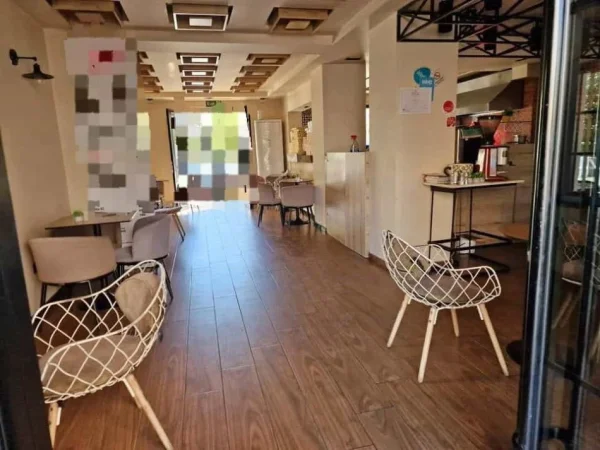 Tirane, jepet me qera ambjent biznesi Kati 0, 110 m² 1.000 € (RRUGA DIBRES)