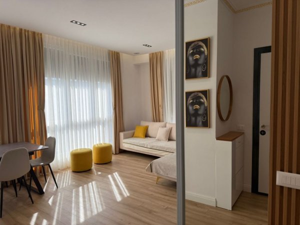Tirane, jepet me qera apartament 2+1+Ballkon Kati 9, 115 m² (Ish Fusha e Aviacionit)