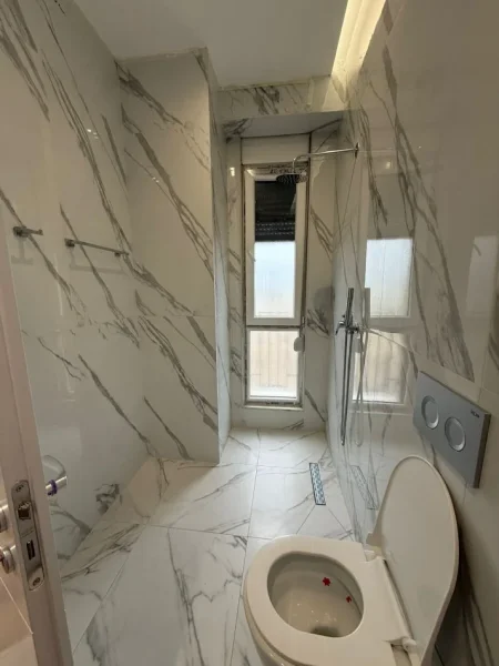 Tirane, jepet me qera apartament 2+1+Ballkon Kati 9, 115 m² (Ish Fusha e Aviacionit)