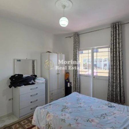 Tirane, jepet me qera shtepi 2+1+Ballkon Kati 2, 100 m² 400 € (Rruha Halit Bega)