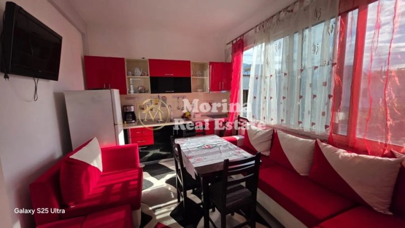 Tirane, jepet me qera shtepi 2+1+Ballkon Kati 2, 100 m² 400 € (Rruha Halit Bega)